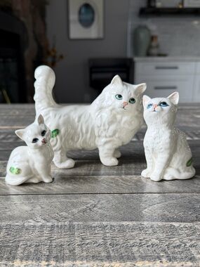 Vintage Beswick White Persian Cats